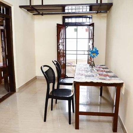 Bobbys Corner Apartment Alappuzha Bagian luar foto