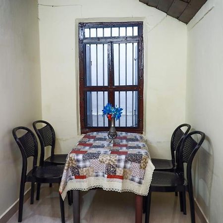 Bobbys Corner Apartment Alappuzha Bagian luar foto