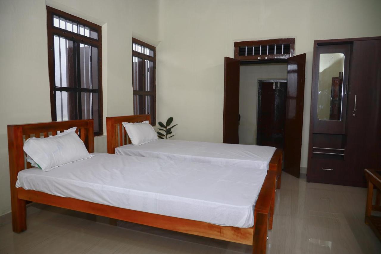 Bobbys Corner Apartment Alappuzha Bagian luar foto