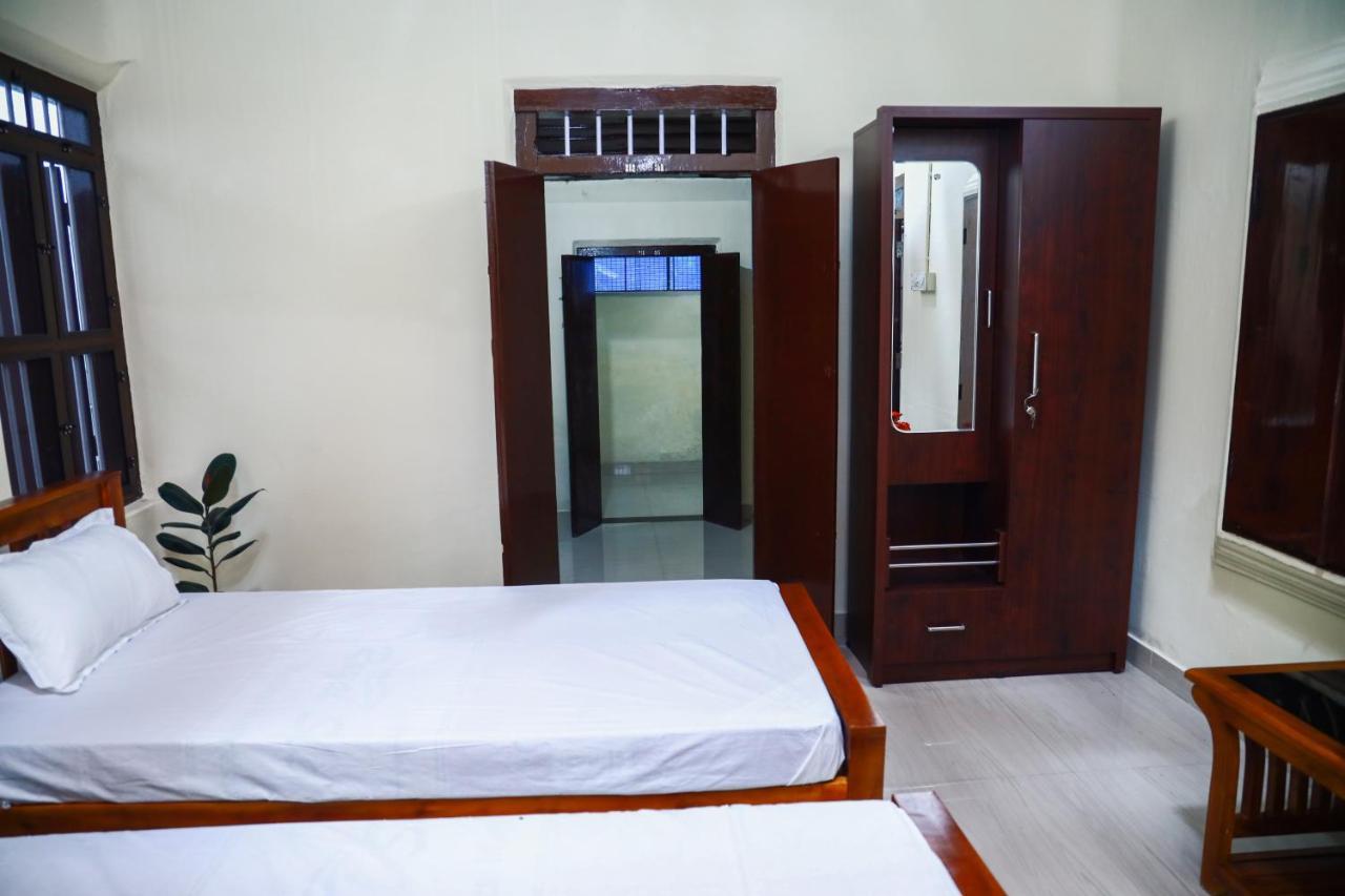 Bobbys Corner Apartment Alappuzha Bagian luar foto